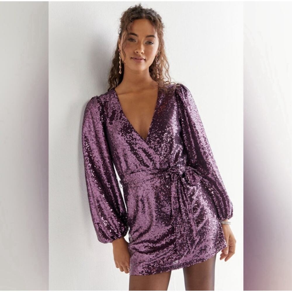Audrey Parks Francesca’s Purple Sequin Wrap Mini Dress Balloon Sleeve Sz Medium
